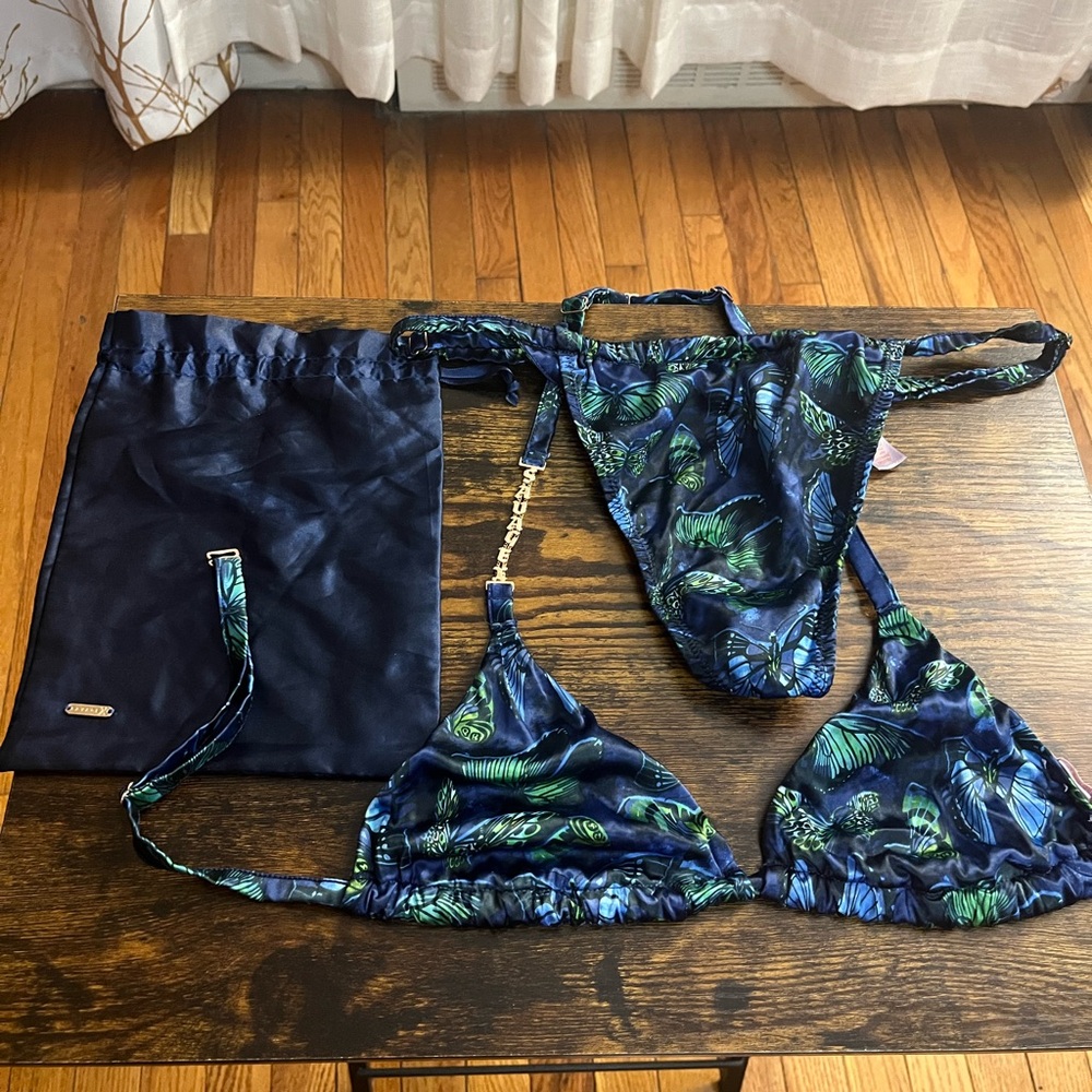 SAVAGE FENTY- Valentine's Day Lingerie set